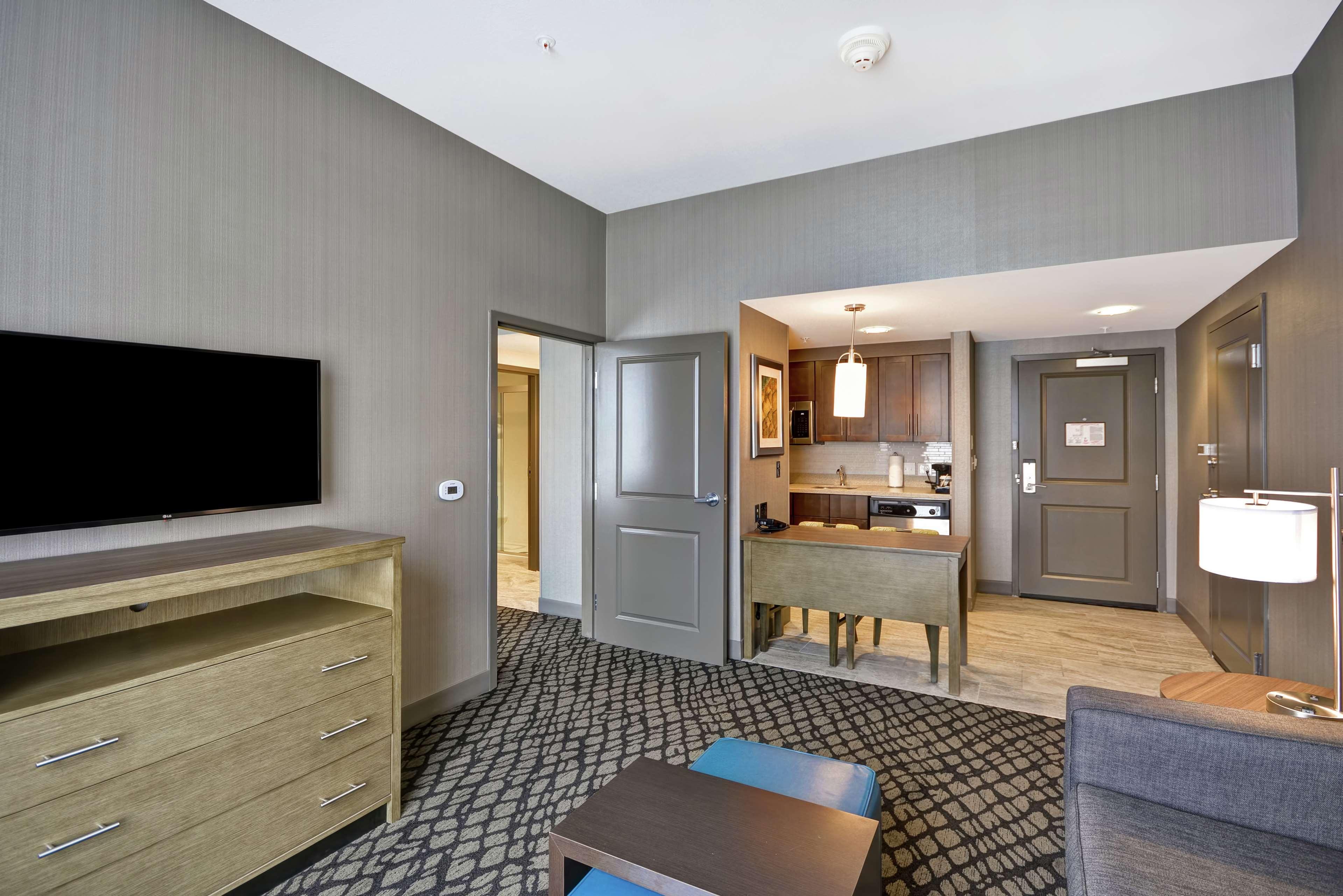 Homewood Suites By Hilton Warren Detroit Exterior photo