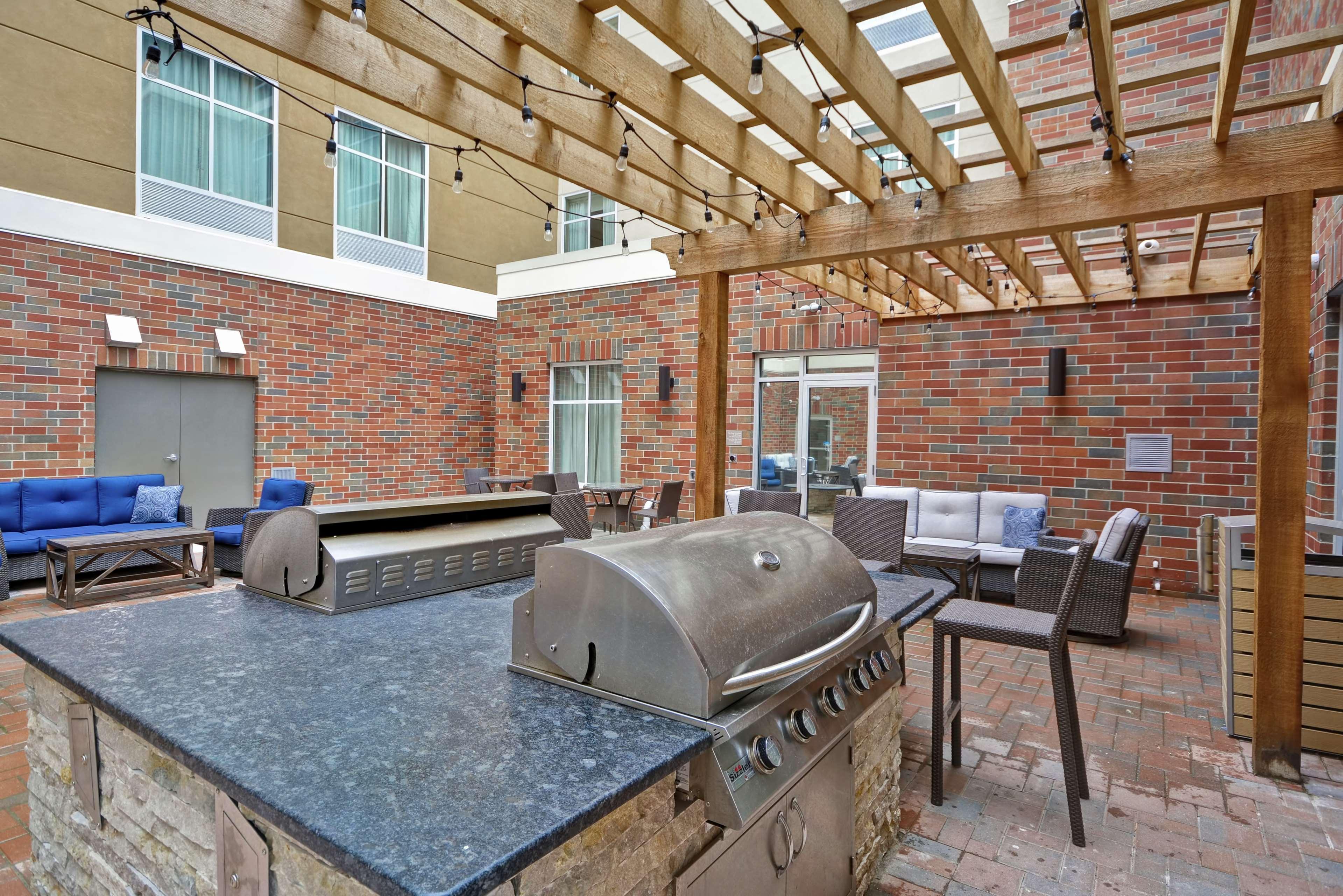 Homewood Suites By Hilton Warren Detroit Exterior photo